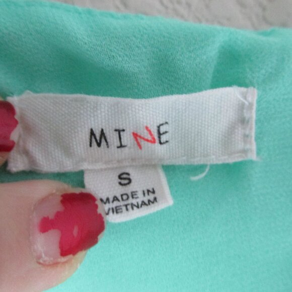 Mine Sleeveless Sheer Blouse Womens Small Green Button Up Back Shirt Top - Picture 3 of 9